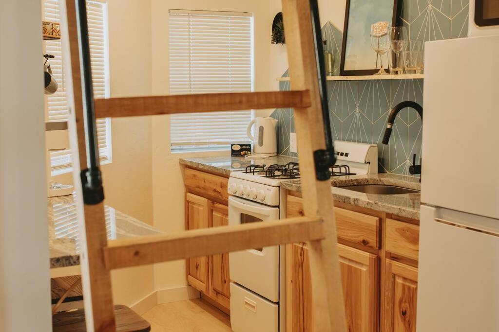 Agave Tiny House At Cactus Flower-Hot Tub-Pet Friendly-No Pet Fees! Albuquerque Exteriör bild