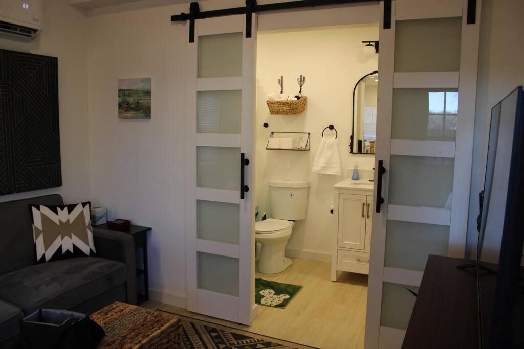 Agave Tiny House At Cactus Flower-Hot Tub-Pet Friendly-No Pet Fees! Albuquerque Exteriör bild