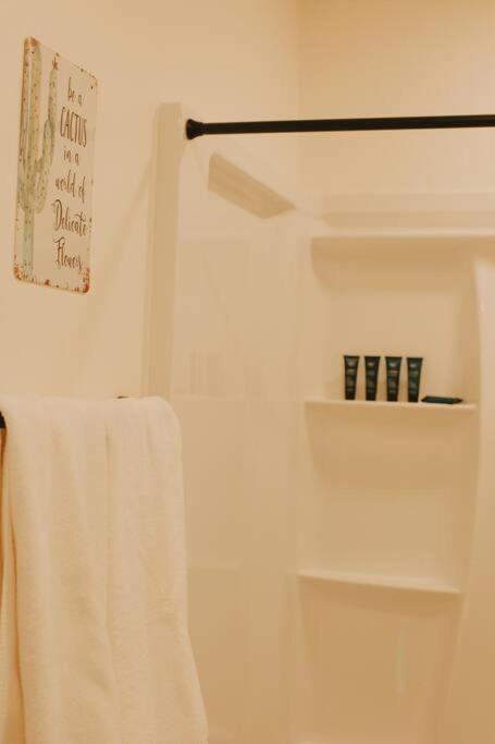 Agave Tiny House At Cactus Flower-Hot Tub-Pet Friendly-No Pet Fees! Albuquerque Exteriör bild