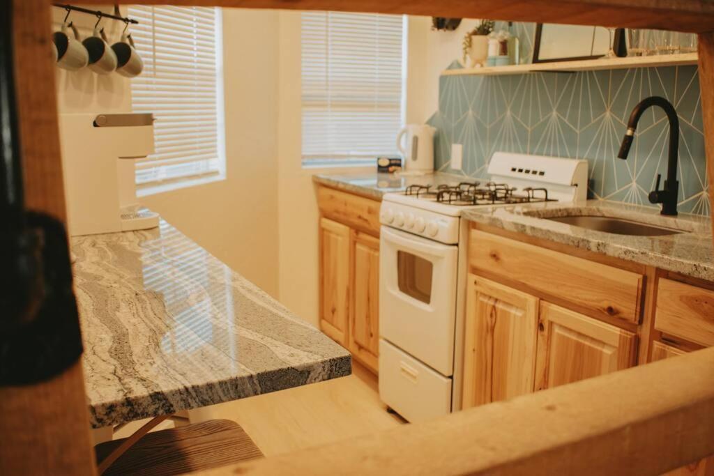 Agave Tiny House At Cactus Flower-Hot Tub-Pet Friendly-No Pet Fees! Albuquerque Exteriör bild