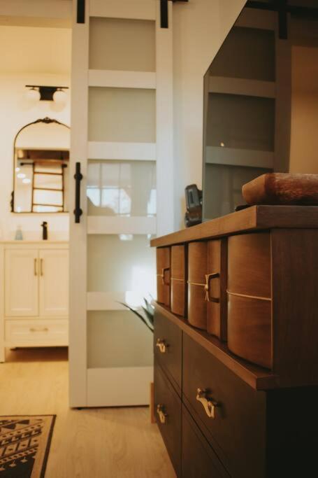 Agave Tiny House At Cactus Flower-Hot Tub-Pet Friendly-No Pet Fees! Albuquerque Exteriör bild