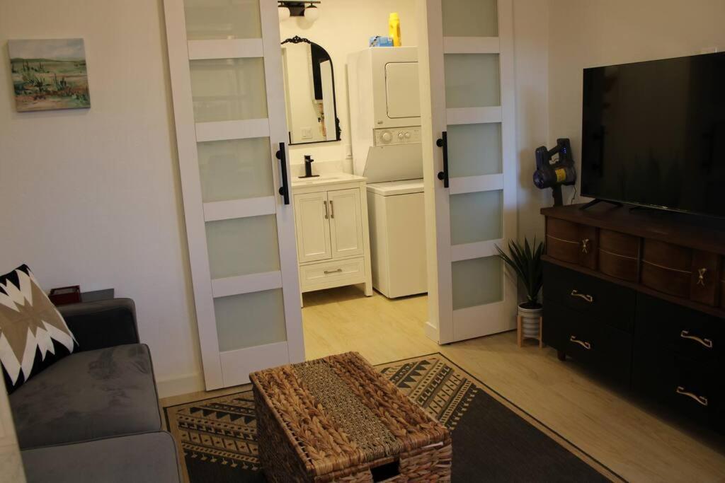Agave Tiny House At Cactus Flower-Hot Tub-Pet Friendly-No Pet Fees! Albuquerque Exteriör bild
