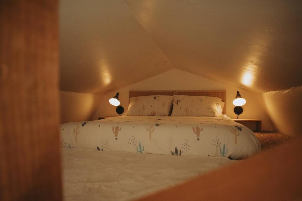 Agave Tiny House At Cactus Flower-Hot Tub-Pet Friendly-No Pet Fees! Albuquerque Exteriör bild